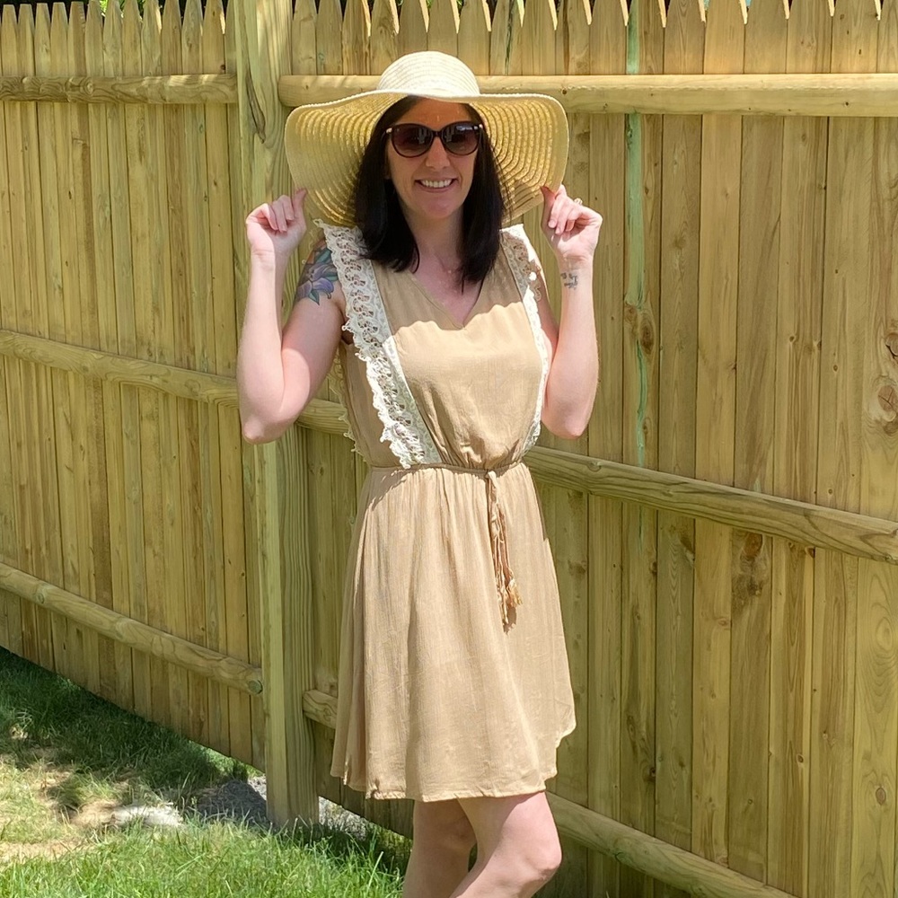 Tan & lace sleeveless midi dress
